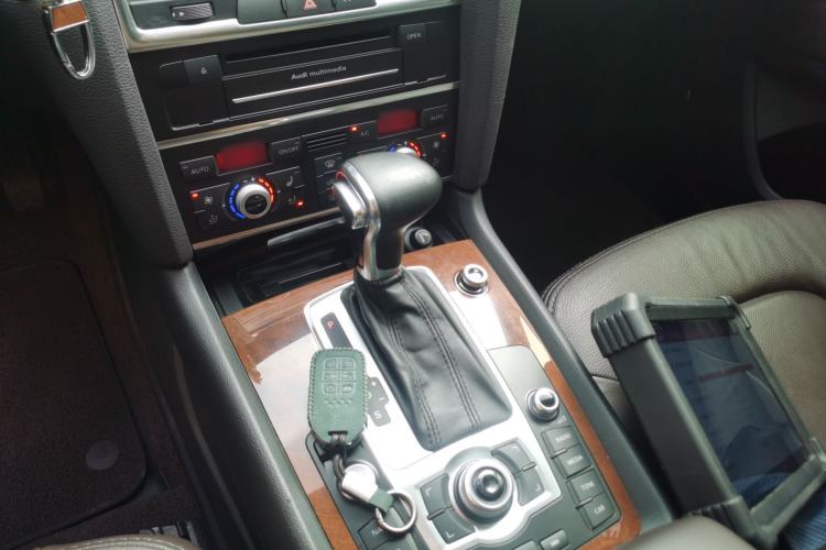 Used Audi Q7 2014 35 TFSI Sport Edition Gear Lever