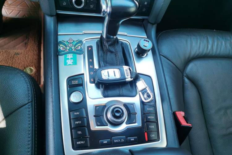 Used Audi Q7 2014 35 TFSI Sport Edition Gear Lever