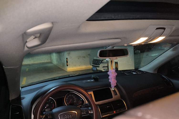 Used Audi Q7 2014 35 TFSI Sport Edition Headliner