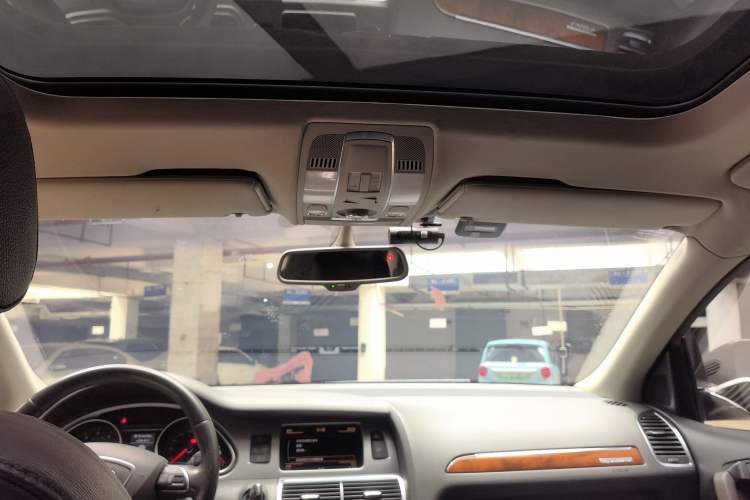 Used Audi Q7 2014 35 TFSI Off-road Model Headliner