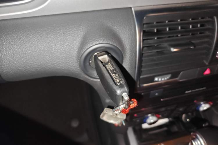Used Audi Q7 2014 35 TDI Sport Edition Interior 1