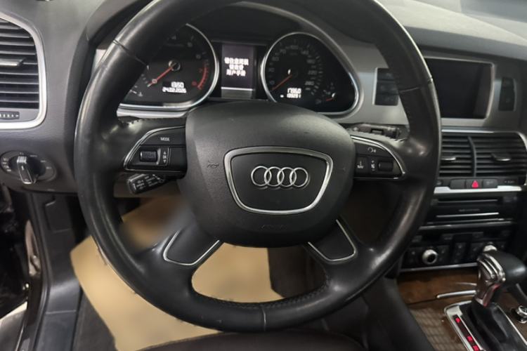 Used Audi Q7 2014 35 TFSI Sport Edition Interior 1
