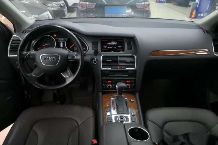 Used Audi Q7 2014 35 TFSI Sport Edition Interior 1