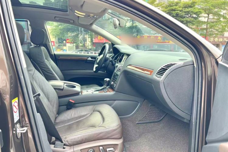 Used Audi Q7 2014 35 TFSI Sport Edition Interior 2