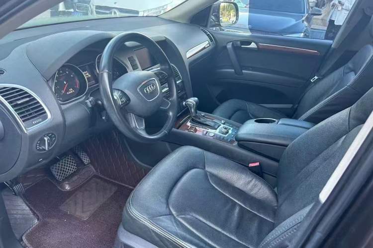 Used Audi Q7 2014 35 TFSI Ambition Edition Interior 2