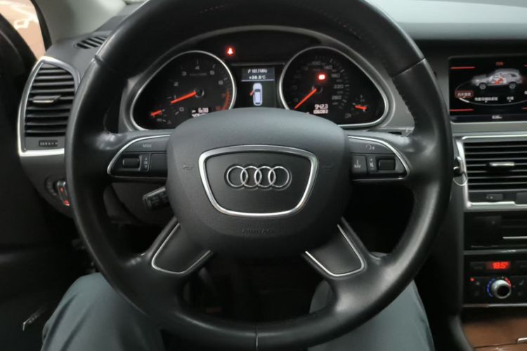 Used Audi Q7 2014 35 TFSI Sport Edition Interior 2