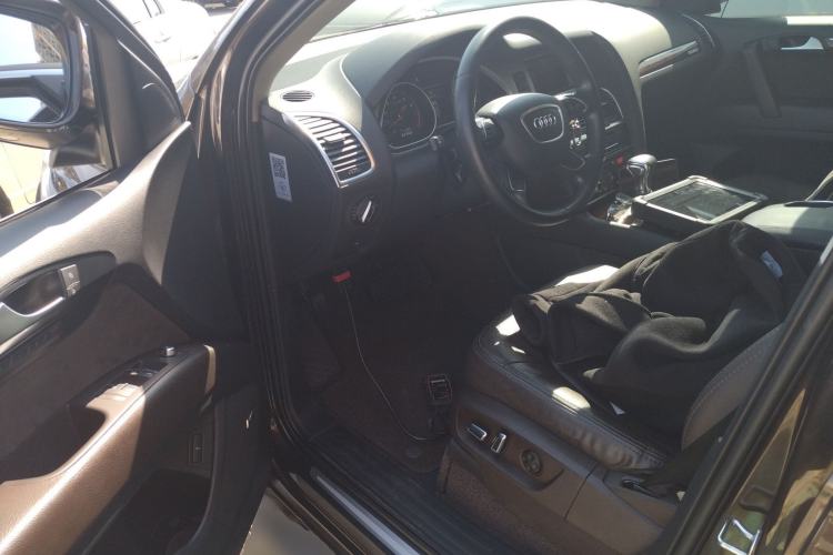 Used Audi Q7 2014 35 TFSI Sport Edition Interior 3