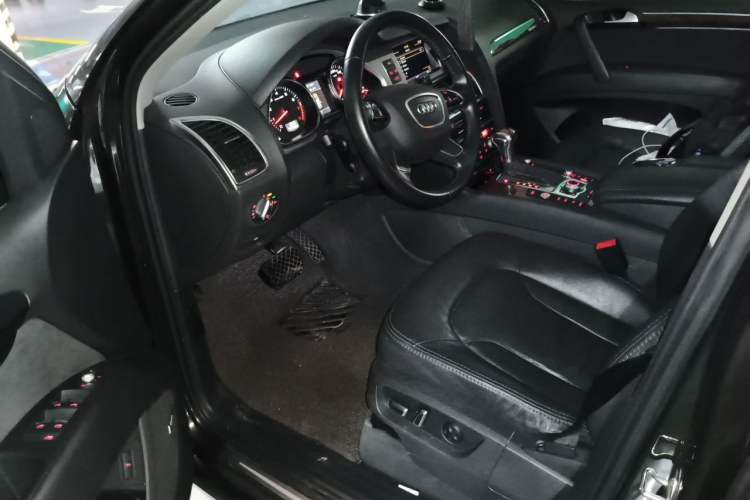 Used Audi Q7 2014 35 TFSI Off-road Model Interior 3