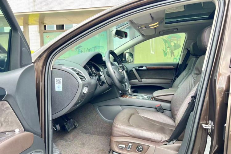 Used Audi Q7 2014 35 TFSI Sport Edition Interior 3