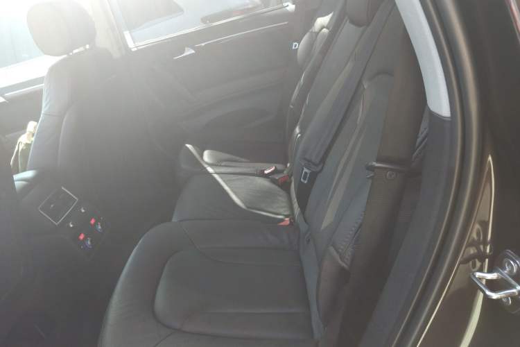 Used Audi Q7 2014 35 TFSI Sport Edition Interior 4