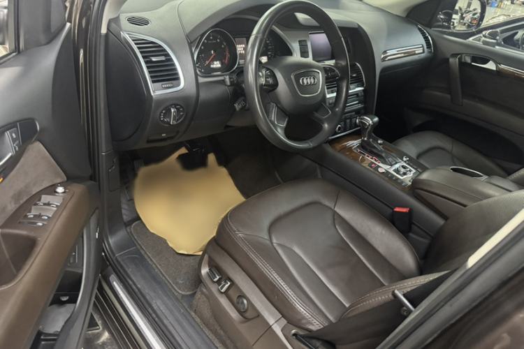 Used Audi Q7 2014 35 TFSI Sport Edition Interior 4