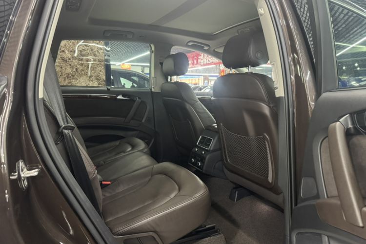 Used Audi Q7 2014 35 TFSI Sport Edition Interior 7