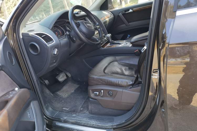 Used Audi Q7 2014 35 TFSI Ambition Edition Left Front Seat