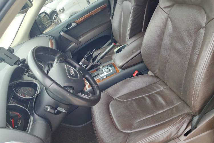 Used Audi Q7 2014 35 TFSI Sport Edition Left Front Seat
