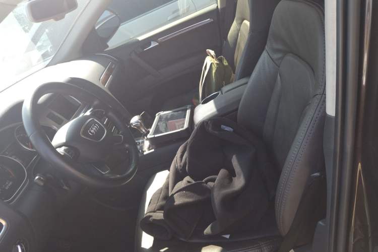 Used Audi Q7 2014 35 TFSI Sport Edition Left Front Seat