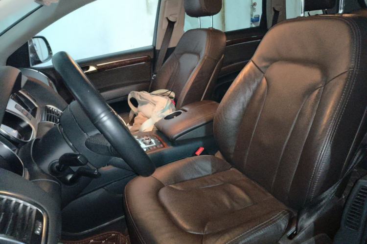 Used Audi Q7 2014 35 TFSI Ambition Edition Left Front Seat