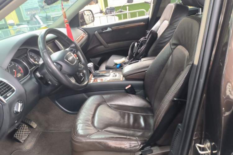 Used Audi Q7 2014 35 TFSI Ambition Edition Left Front Seat