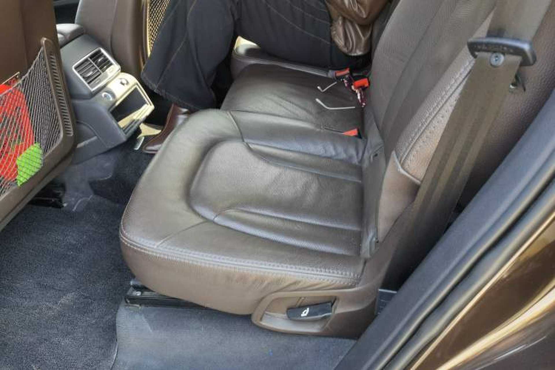 Used Audi Q7 2014 35 TFSI Ambition Edition Left Rear Seat