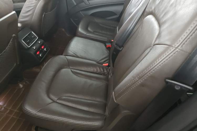 Used Audi Q7 2014 40 TFSI Sport Edition Left Rear Seat