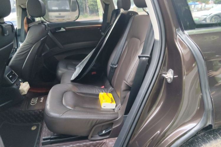 Used Audi Q7 2014 35 TFSI Ambition Edition Left Rear Seat