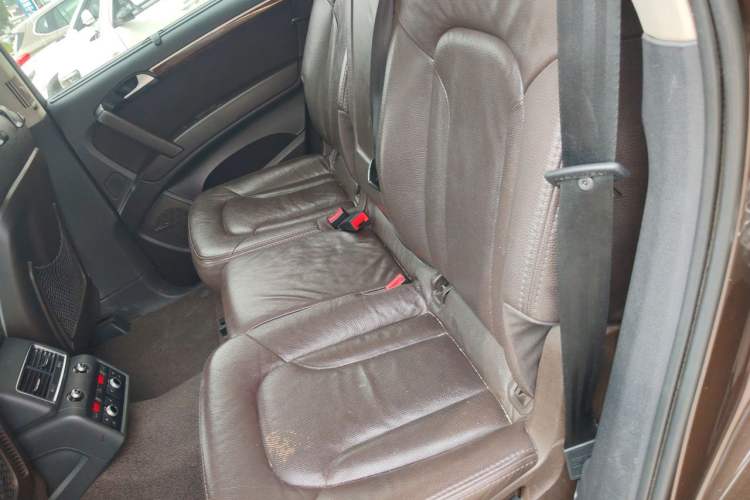 Used Audi Q7 2014 35 TFSI Sport Edition Left Rear Seat