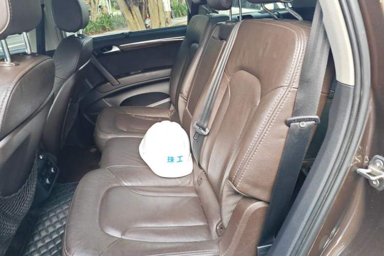 Used Audi Q7 2014 35 TFSI Off-road Model Left Rear Seat