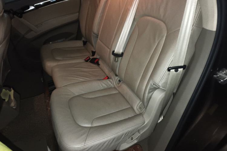 Used Audi Q7 2014 35 TFSI Ambition Edition Left Rear Seat