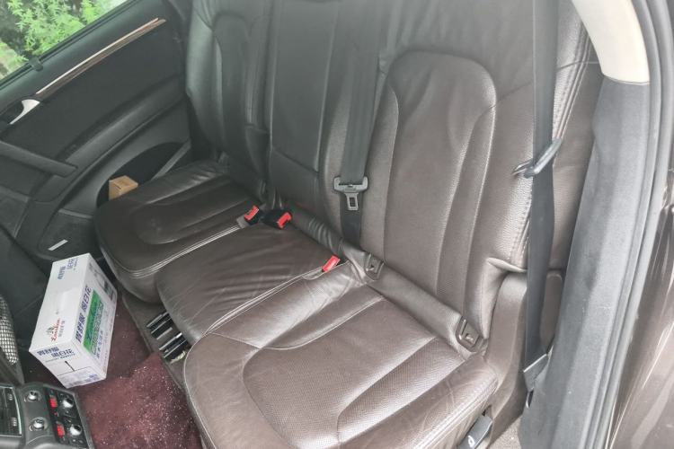 Used Audi Q7 2014 35 TDI Sport Edition Left Rear Seat