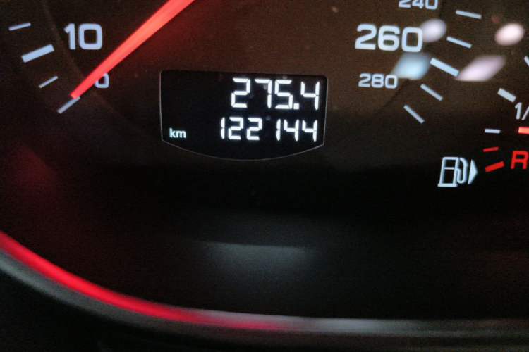 Used Audi Q7 2014 35 TFSI Ambition Edition Odometer Close Up