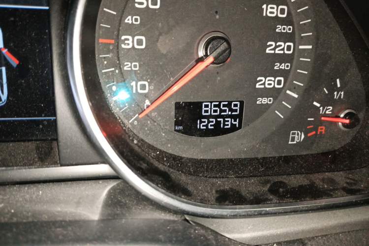 Used Audi Q7 2014 35 TFSI Ambition Edition Odometer Close Up