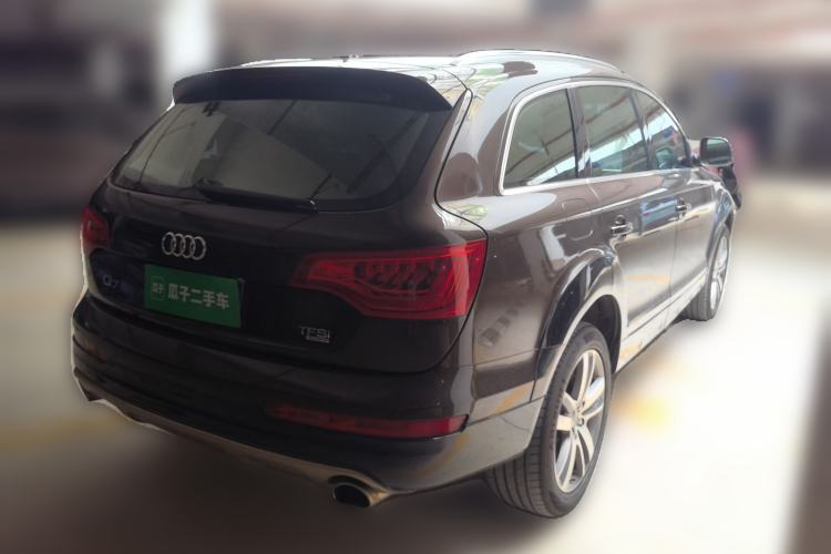Used Audi Q7 2014 35 TFSI Off-road Model Rear Right 45 Deg