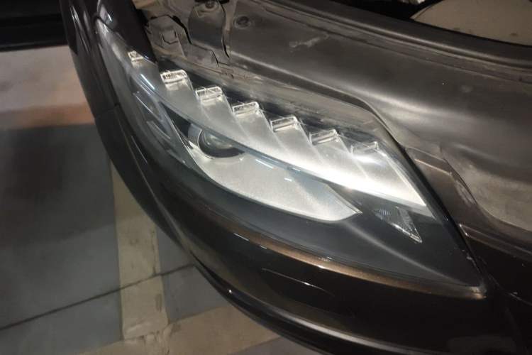 Used Audi Q7 2014 35 TFSI Ambition Edition Right Front Headlight