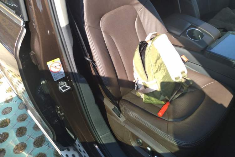 Used Audi Q7 2014 35 TFSI Sport Edition Right Front Seat
