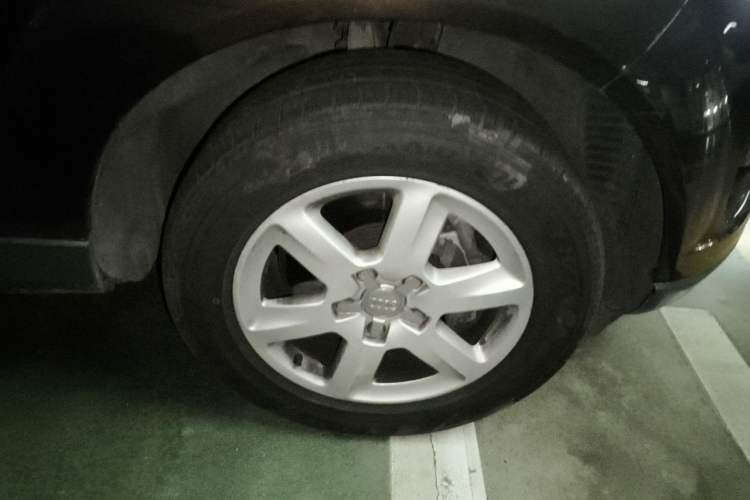 Used Audi Q7 2014 35 TFSI Ambition Edition Right Front Wheel Hub