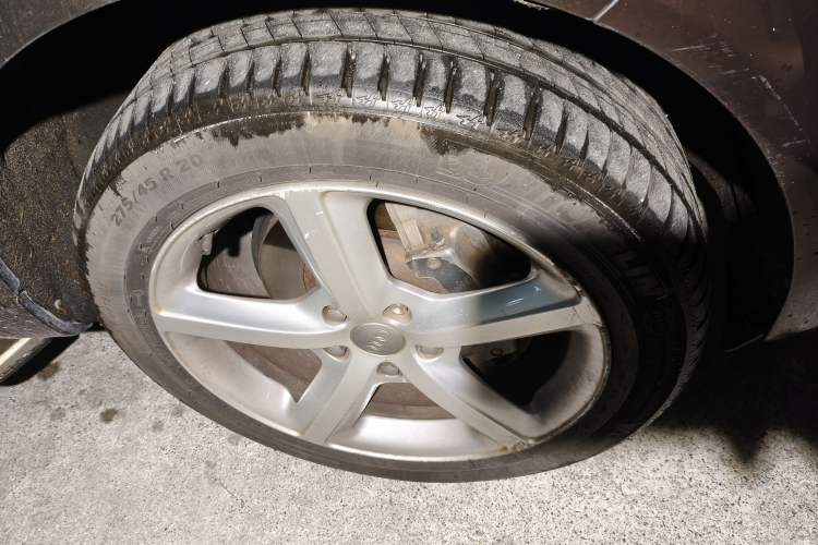 Used Audi Q7 2014 35 TFSI Sport Edition Right Front Wheel Hub