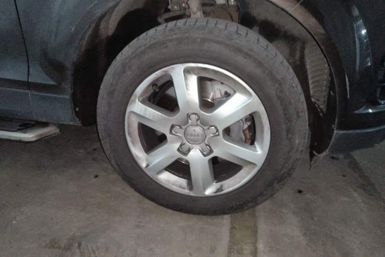 Used Audi Q7 2014 35 TFSI Ambition Edition Right Front Wheel Hub