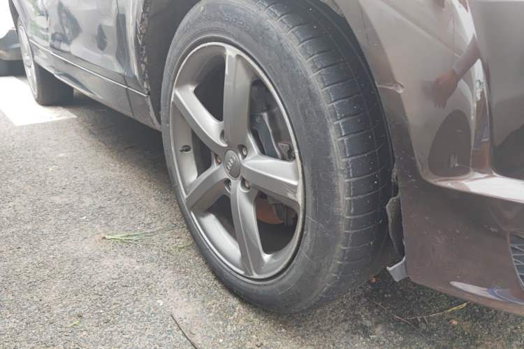 Used Audi Q7 2014 35 TFSI Sport Edition Right Front Wheel Hub