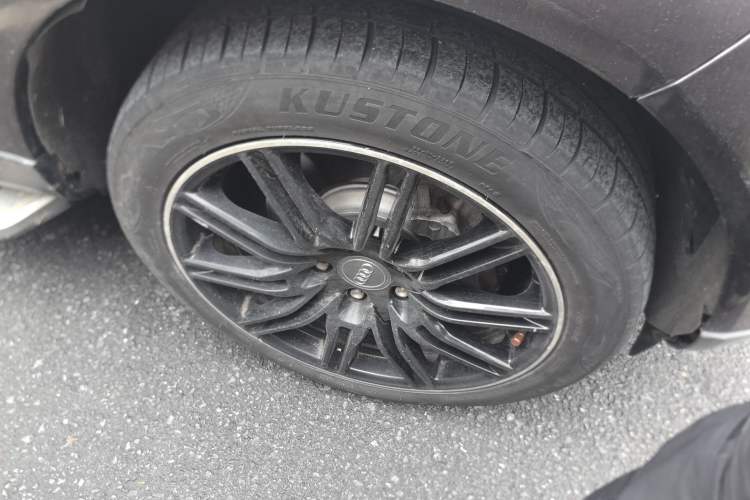 Used Audi Q7 2014 35 TFSI Ambition Edition Right Front Wheel Hub