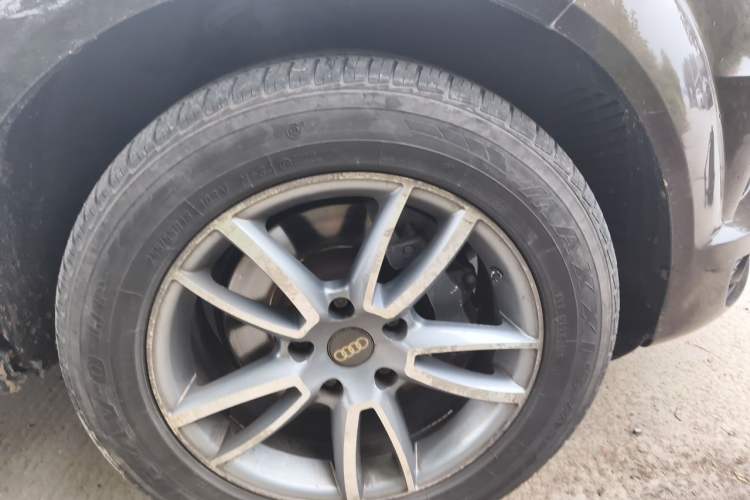 Used Audi Q7 2014 35 TDI Sport Edition Right Front Wheel Hub