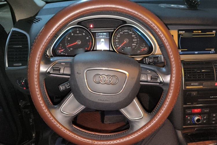 Used Audi Q7 2014 35 TFSI Sport Edition Steering Wheel