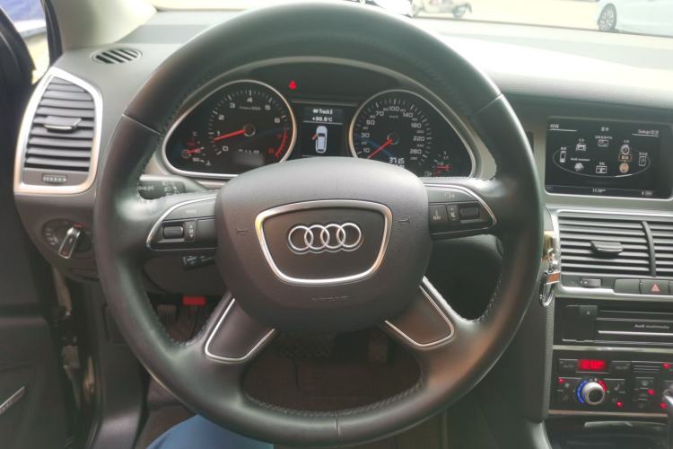 Used Audi Q7 2014 35 TFSI Sport Edition Steering Wheel