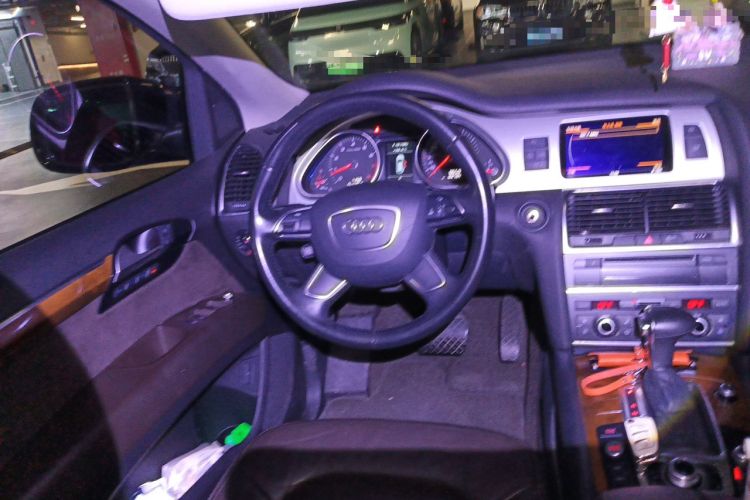 Used Audi Q7 2014 35 TFSI Ambition Edition Steering Wheel