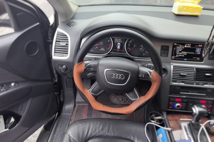 Used Audi Q7 2014 35 TFSI Ambition Edition Steering Wheel
