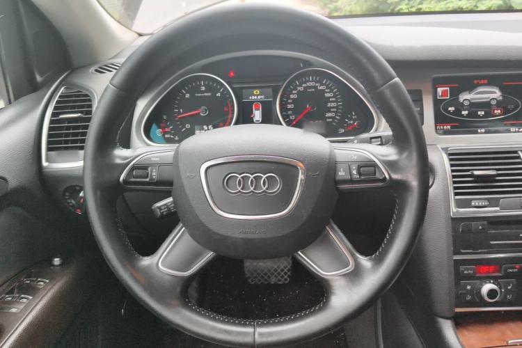 Used Audi Q7 2014 35 TDI Sport Edition Steering Wheel