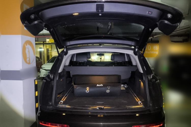 Used Audi Q7 2014 35 TFSI Ambition Edition Trunk