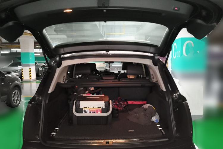 Used Audi Q7 2014 35 TFSI Off-road Model Trunk