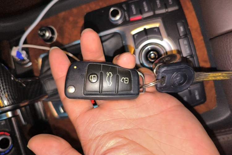 Used Audi Q7 2014 35 TFSI Sport Edition Vehicle Key