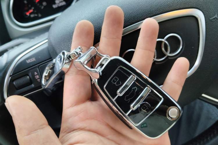 Used Audi Q7 2014 35 TFSI Ambition Edition Vehicle Key