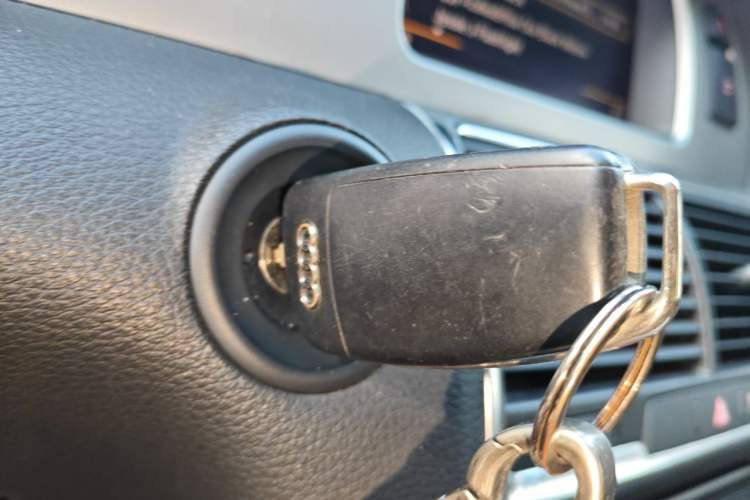 Used Audi Q7 2014 35 TFSI Off-road Model Vehicle Key