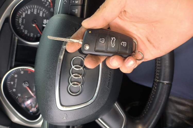 Used Audi Q7 2014 35 TFSI Ambition Edition Vehicle Key